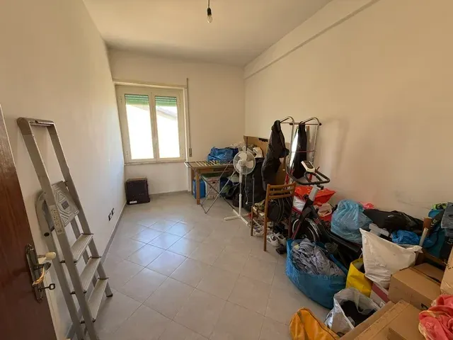 4 VANI IN ZONA COOP MASSA MARITTIMA