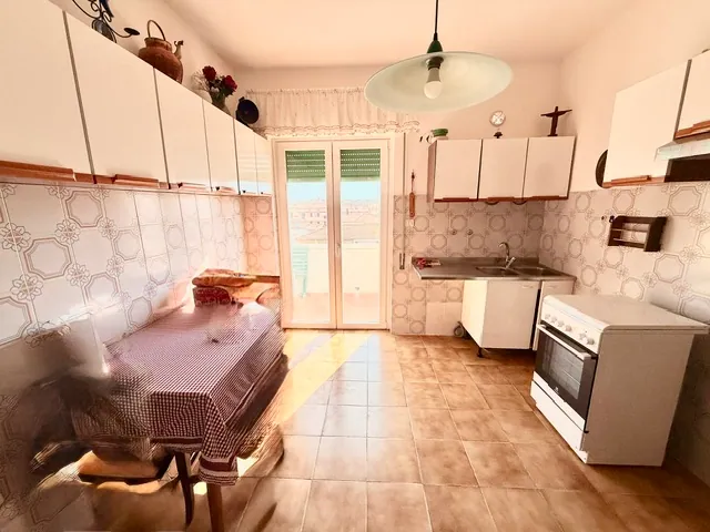 AMPIO 4 VANI