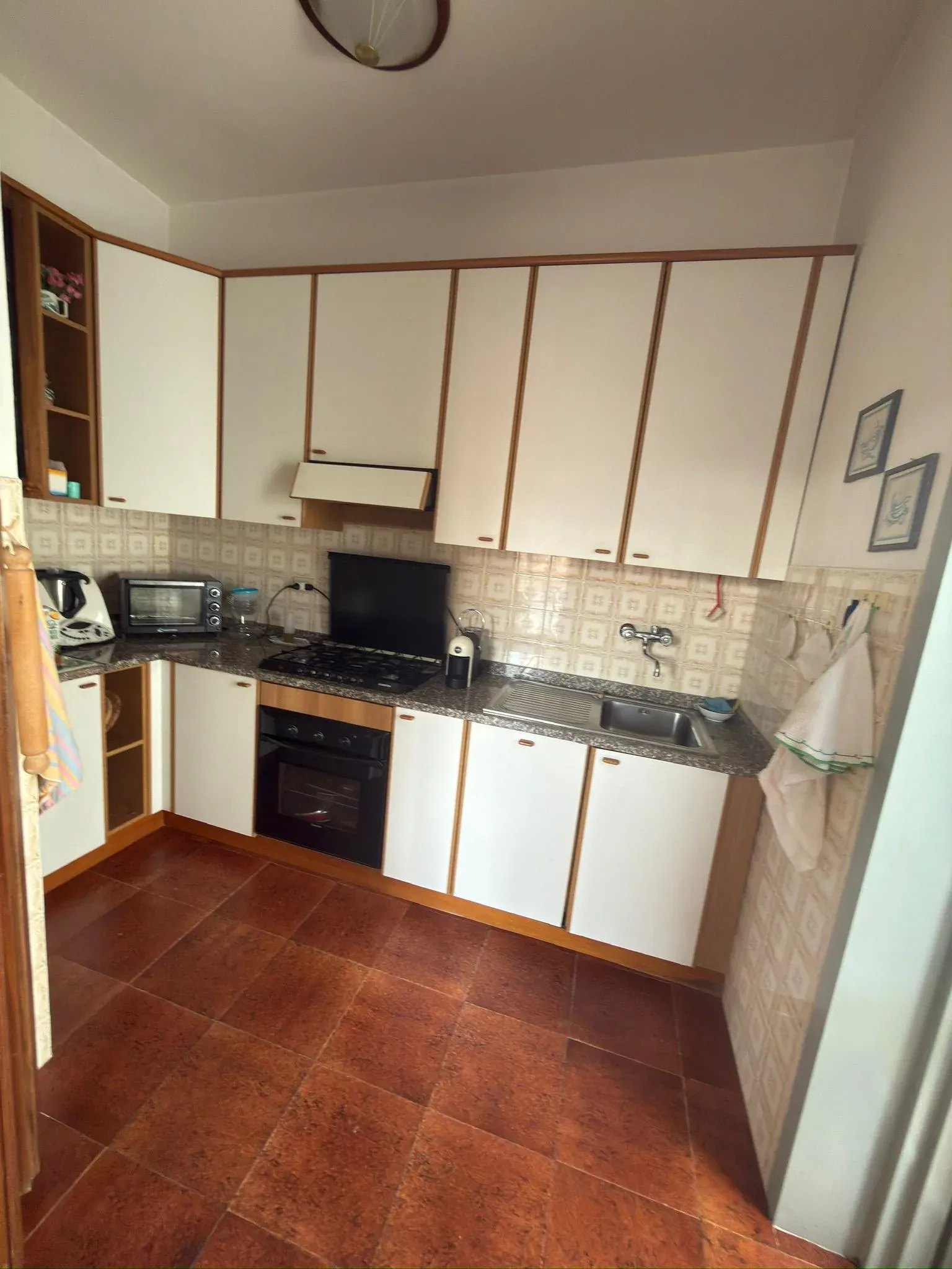 AMPIO QUADRILOCALE A DUE PASSI DAL MARE