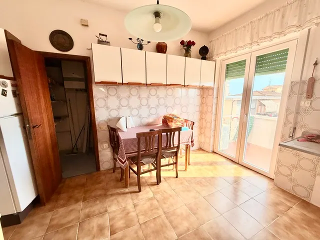 AMPIO 4 VANI