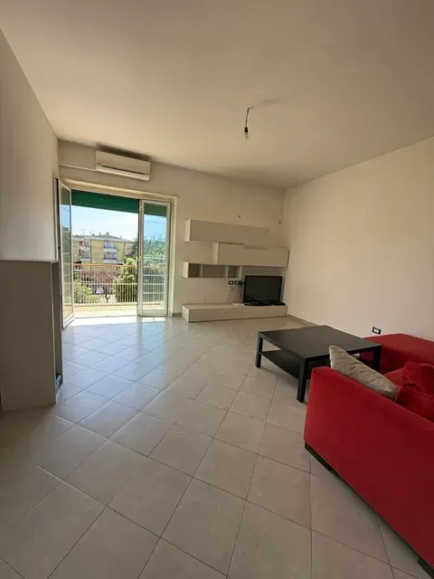 4 VANI IN ZONA COOP MASSA MARITTIMA